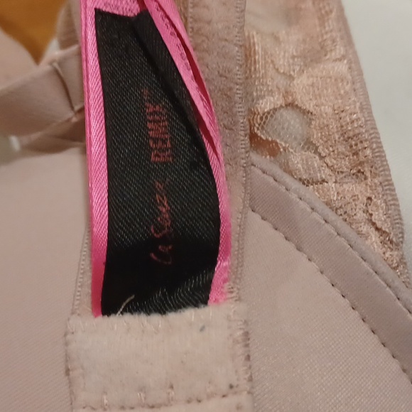 Free Add-on Light Pink Lacy Bra - Size 32B - Picture 10 of 10